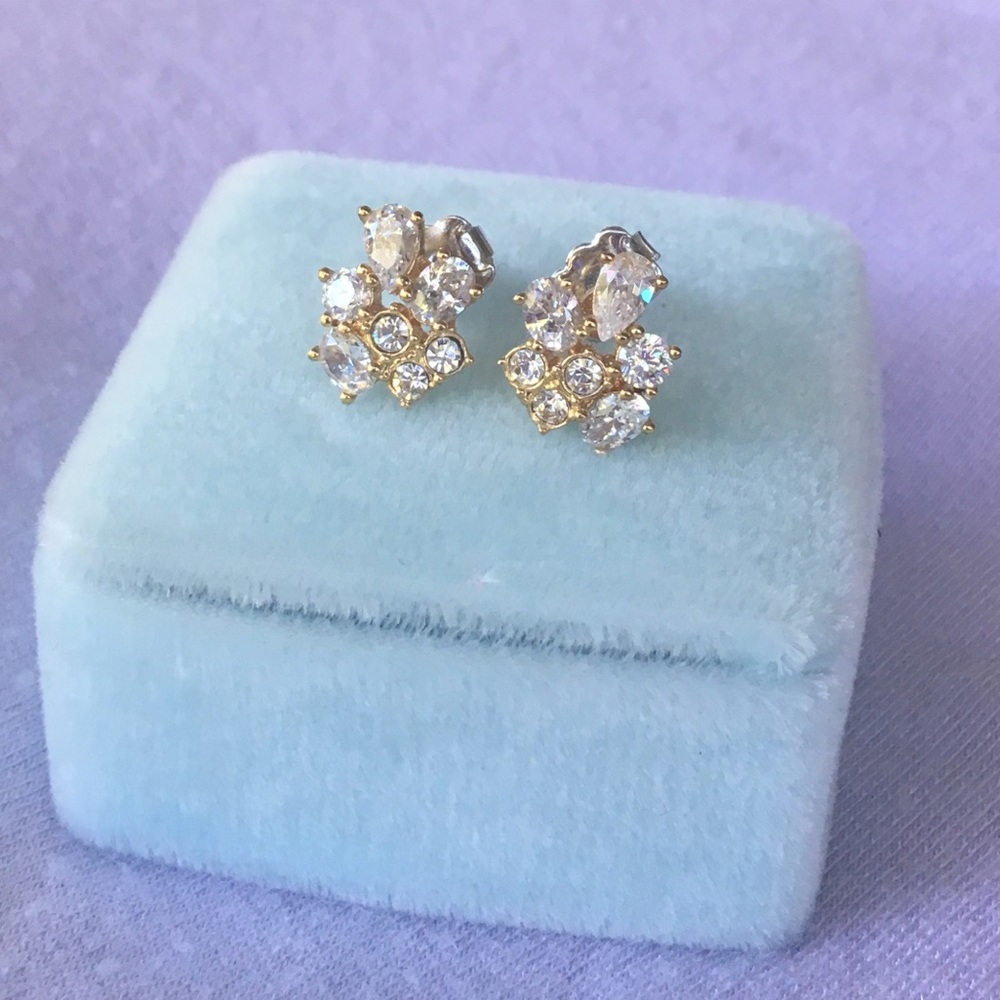 ✨CZ cluster stud earrings✨